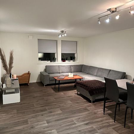 Your Home Away From Home, Apartment 2 Tromsø Kültér fotó