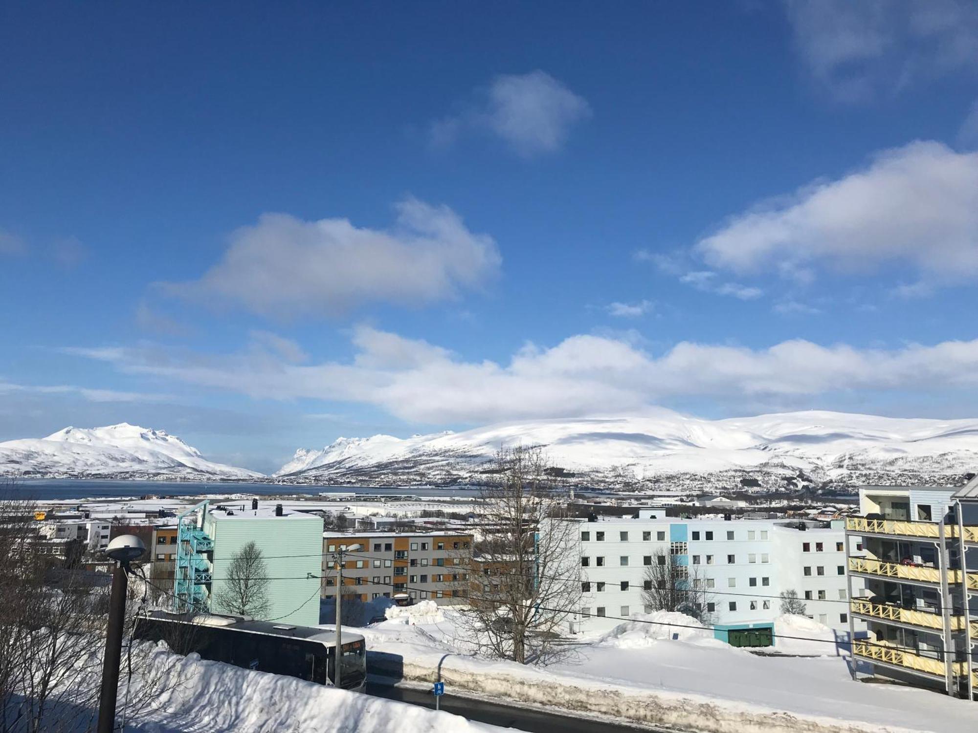 Your Home Away From Home, Apartment 2 Tromsø Kültér fotó