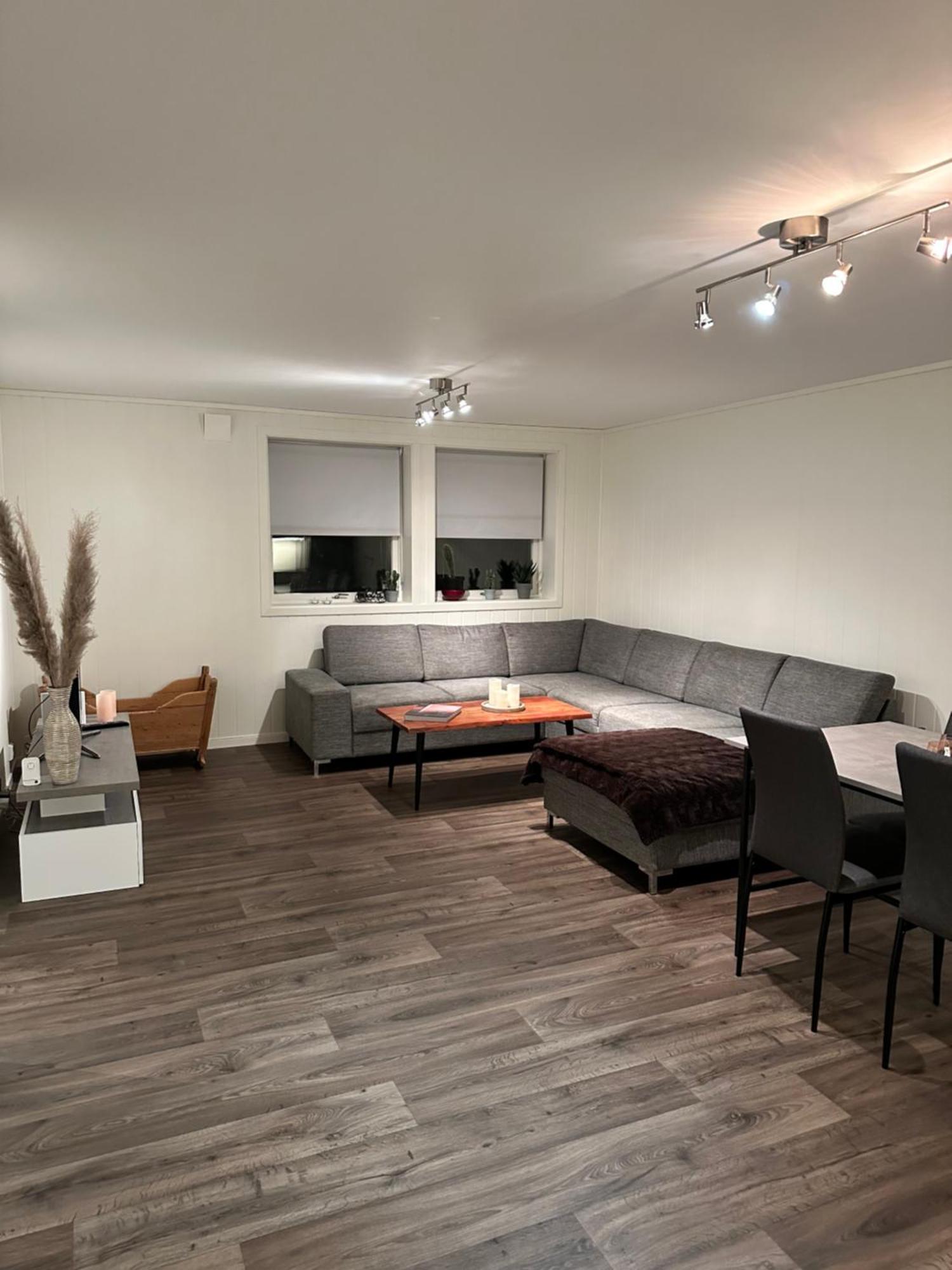Your Home Away From Home, Apartment 2 Tromsø Kültér fotó